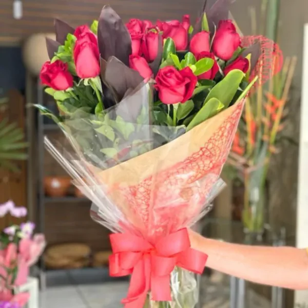 Buquê 24 Rosas Vermelhas - Imagem 3