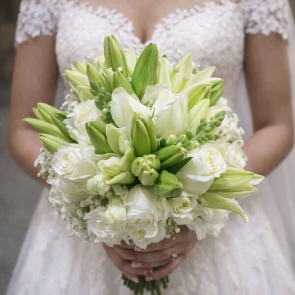 Buquê de Noiva Lírios e Rosas Brancos