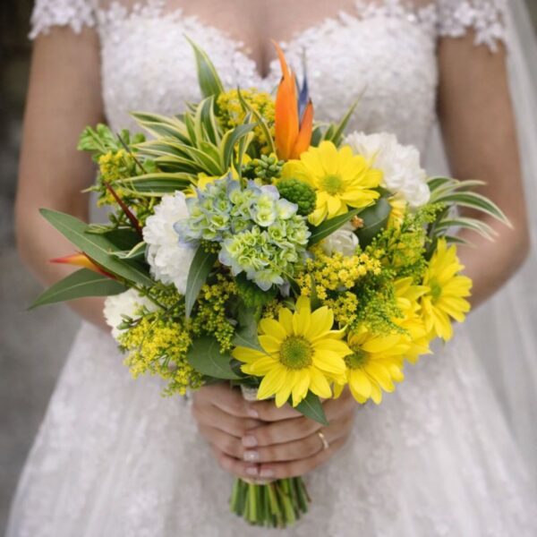 Buquê de noiva estilo tropical